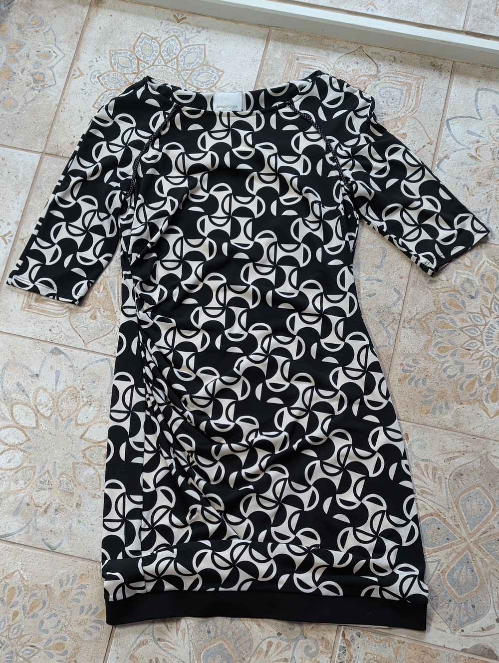 Donna Morgan Ruched Midi Dress - Size 8